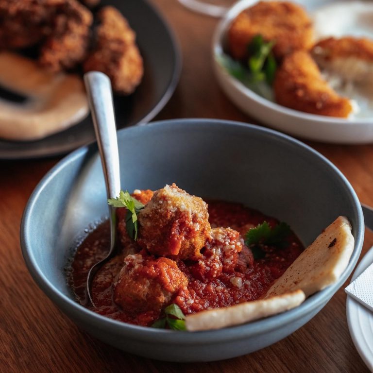 244280821 2577370122398419 3246913542491172691 n 768x768